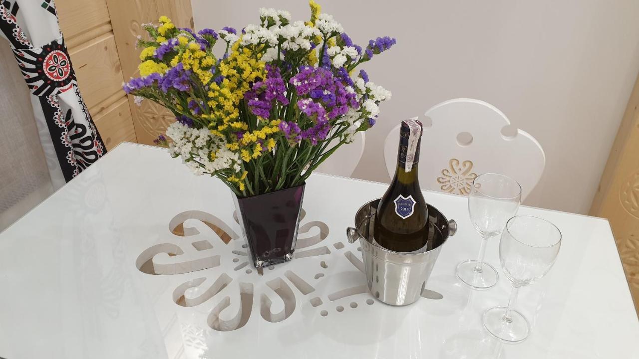 Villa Fortuna - Regionalne Apartamenty & Spa - Sauna, Grill, Jacuzzi Z Widokiem Na Tatry ザコパネ エクステリア 写真