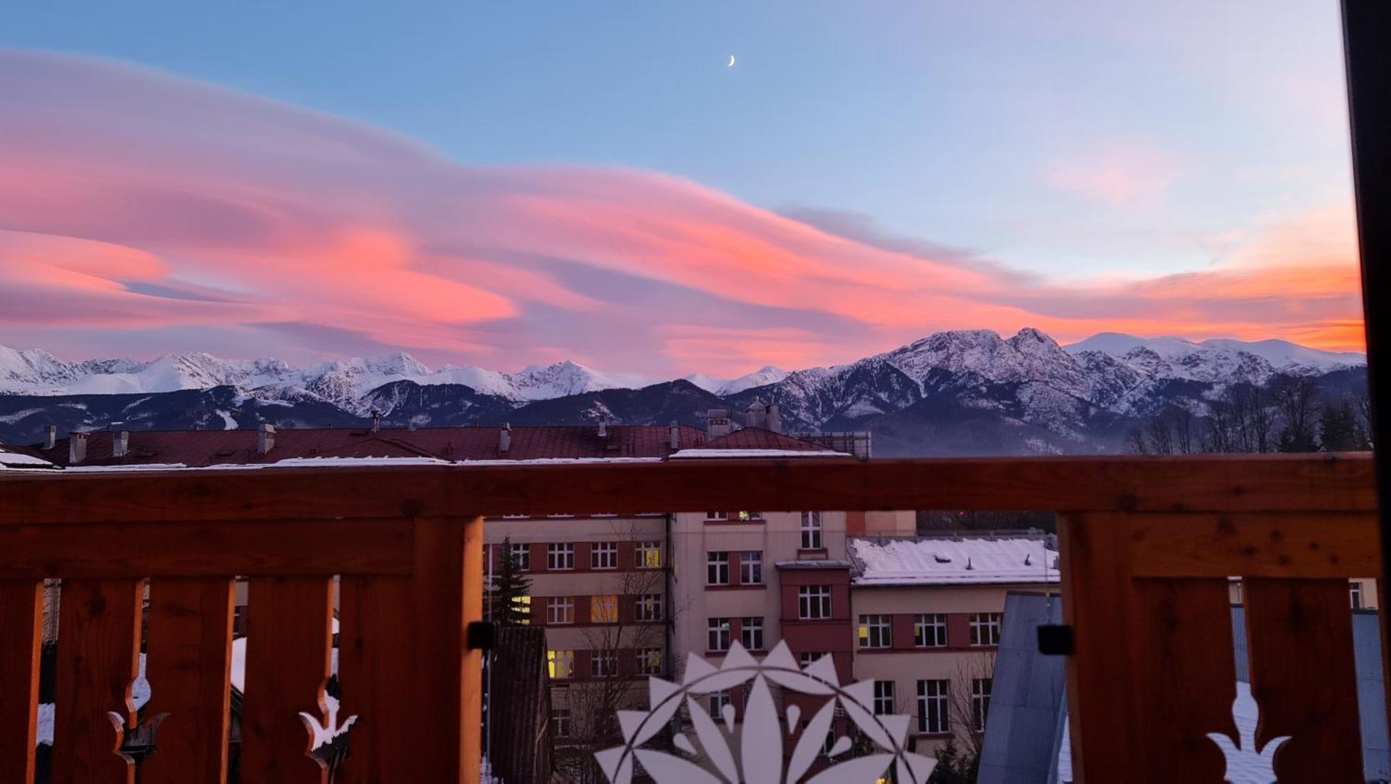 Villa Fortuna - Regionalne Apartamenty & Spa - Sauna, Grill, Jacuzzi Z Widokiem Na Tatry ザコパネ エクステリア 写真